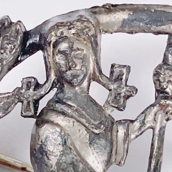 Vintage 1930s Brooch Dutch Folk Couple Windmill Scene C Clasp Pot Metal Pin - Picture 4 of 11